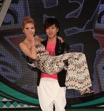 明星吃瓜群头像,揭秘娱乐圈幕后趣闻，头像背后的故事