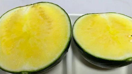 大妈吃瓜图片,揭秘街头热议瞬间